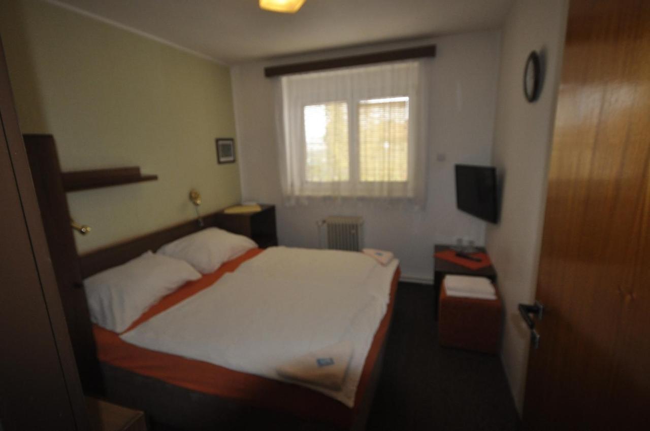 Pension Sparta Прага Экстерьер фото